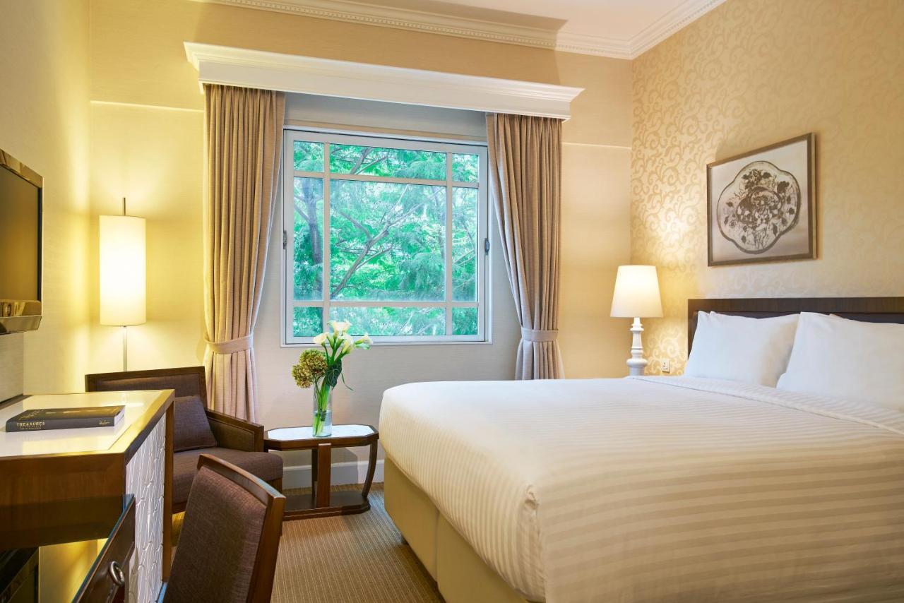 Connecting Room
