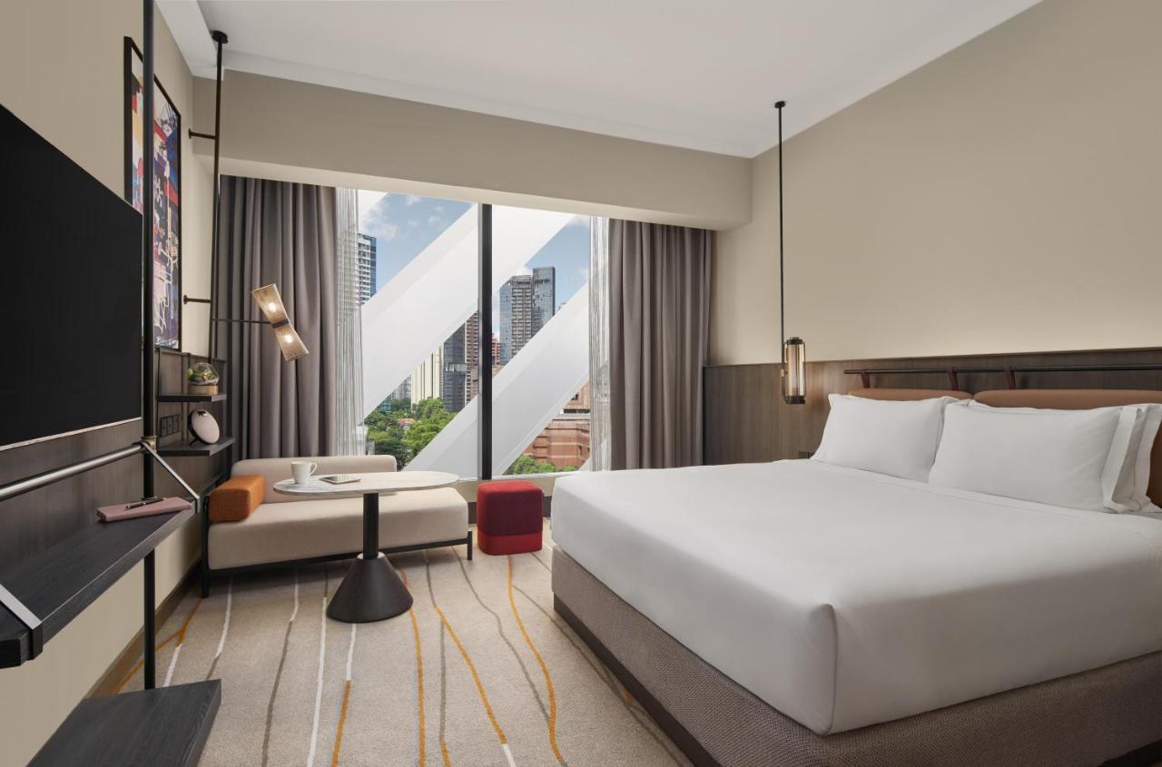 Premier Room, 1 King Bed, Orchard Paragon View,1365669677:JPEG