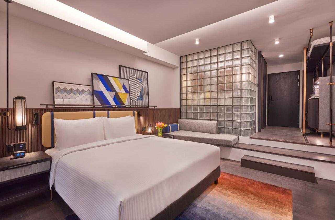 Club Residence, 1 King Bed, Lounge Access,1361752109:JPEG