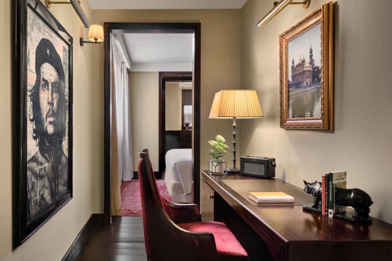 Deluxe Executive Guest Room 1 King Club Lounge Access Complimentary Cocktails & Snacks,1181275933:JPEG