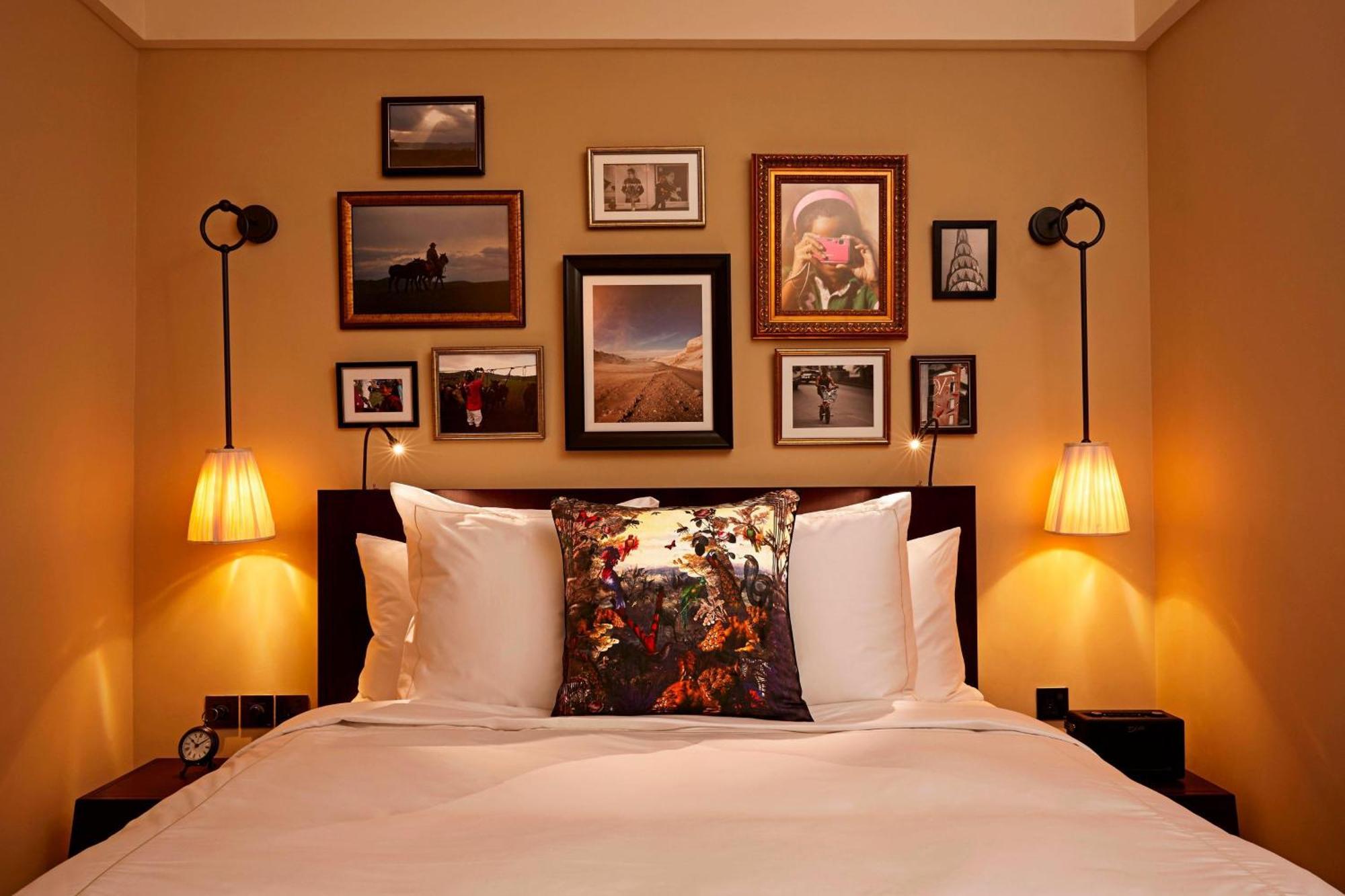 Classic Room Guest Room 1 King Club Lounge Access Complimentary Cocktails & Snacks,1163463429:JPEG